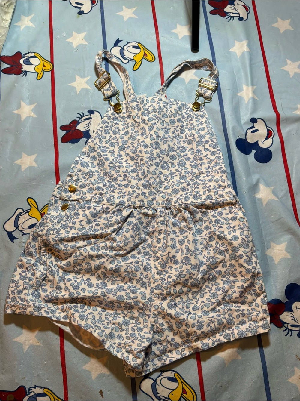 The Beaufort bonnet company blue & white floral overalls shorts girls size 10